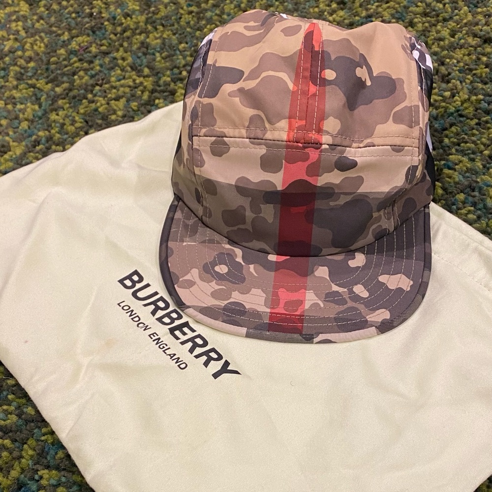 Burberry Mens camo baseball cap